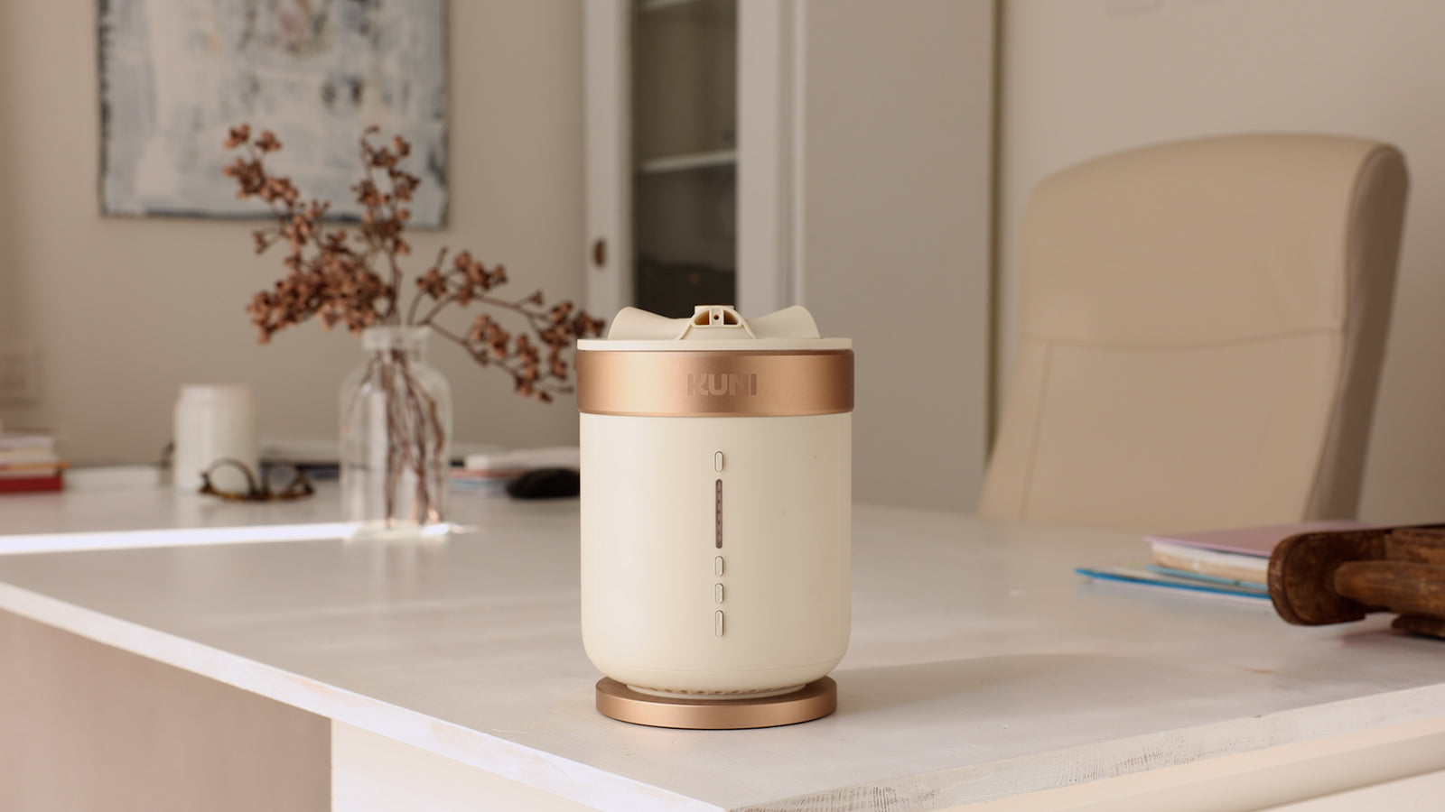 Elegant design, smart fragrance.